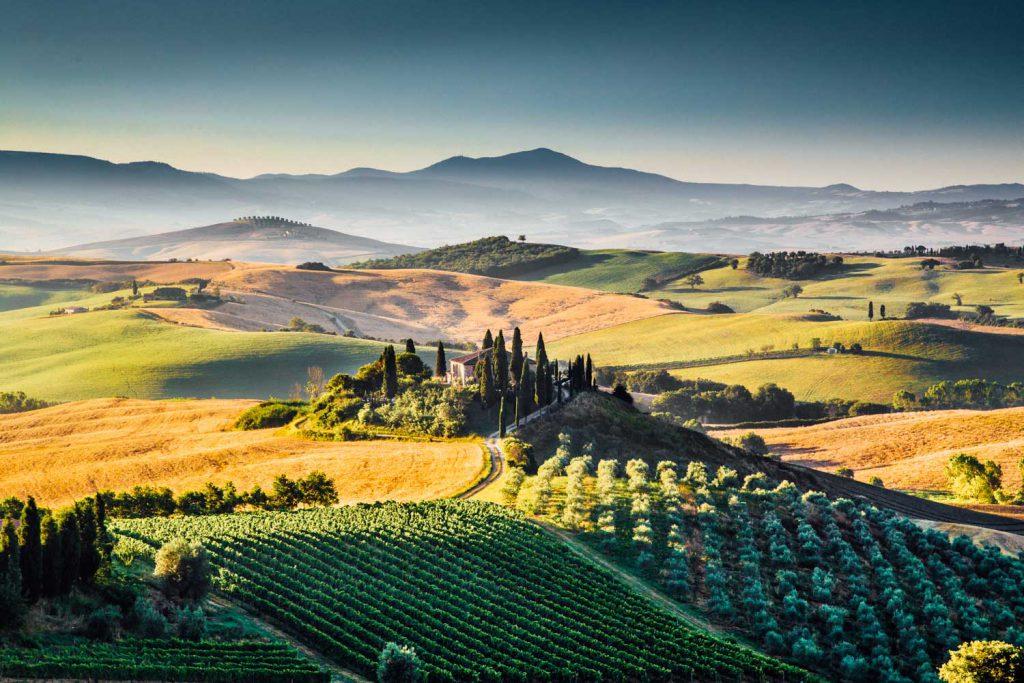 MON DAY 5 PIENZA Uncover the charming hillside village of Pienza, a UNESCO World Heritage Site. Experience a unique balsamic vinegar and cheese tasting at an admired local shop.