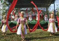 LA CROSSE Hmong New Year Celebration: One of the largest Hmong populations in the state celebrates with Hmong traditional ball tossing, cultural performances, food & clothing booths, and sports