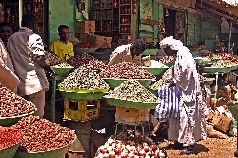 6 The spice market in Omdurman: piles of dry