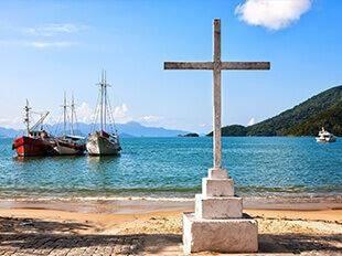 Day 6 PARATY Any history enthusiast will appreciate Paraty. The UNESCO World Heritage Site Paraty is incredibly gorgeous as well as historic.