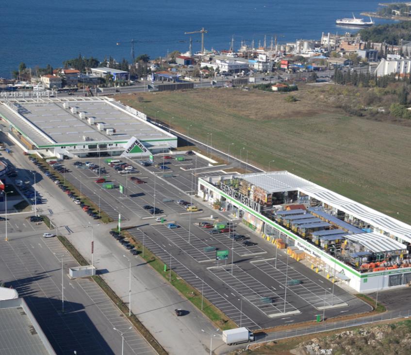 Building / Shopping centers 14,500 m 2, Leroy