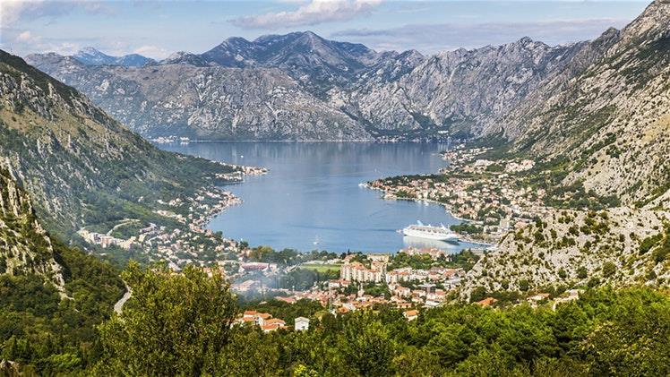 The very well preserved medieval city of Kotor, listed as a World Heritage Site by the UNESCO, is surrounded by fascinating mountains that rise well above 1.000m high.