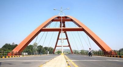96 Million) Year of realization - 2010 - Surat Municipal Corporation Scope - Structural Design Consultant High level bridge across
