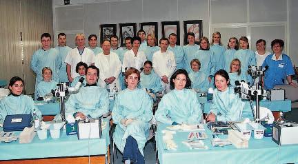 102 STROKOVNA SREČANJA Mikrokirurgija v oftalmologiji Dušica Pahor V veliki predavalnici Splošne bolnišnice Maribor je 9. in 10.