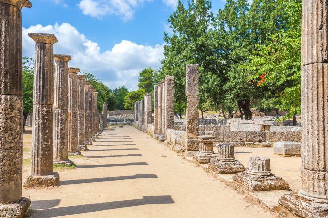 Greece: Birds and History, Page 14 Philippeion circular memorial of Ionic columns honoring the family of Alexander the Great Leonidaion lodging place for the athletes who participated in the games