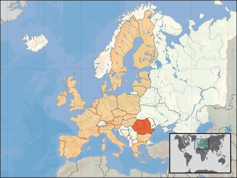 density: 9 inhabitants/ sq. km Ethnic groups: 89.5% Romanians, 6.6% Hungarians, 2.5% Roma, 0.3% Germans, 0.3% Ukrainians, 0.8% other nationalities.