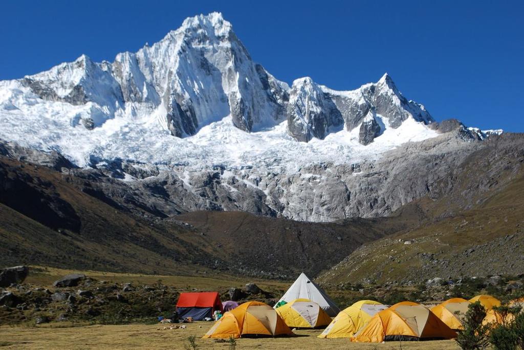 An optional, and recommended, side trip from Quisuar up a zigzagging trail takes you to the hanging Arhuaycocha valley and beyond to Alpamayo Base Camp and Laguna Arhuaycocha.