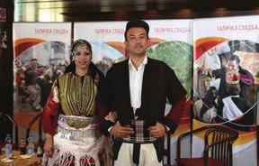 доделува награда за поетите иселеници од Македонија.