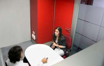 Thyssen Office Ideal for interviews and freelance activities. 2-3 persons capacity as a meeting room.