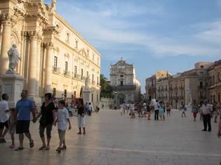 Day 7: SYRACUSE AND NOTO The most beautiful city of Magna Grecia and the heart of Baroque. Have your breakfast at your hotel. Then have a direct transfer to Syracuse.