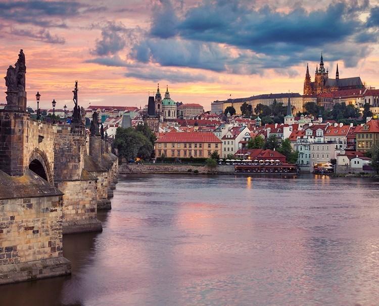 Romantic Danube Detailed Itinerary OVERNIGHT FLIGHT MONDAY, OCTOBER 8, 2018 ARRIVE IN PRAGUE, TUESDAY, OCTOBER 9, 2018 Today we will depart from Central Illinois and travel by motor coach to Chicago