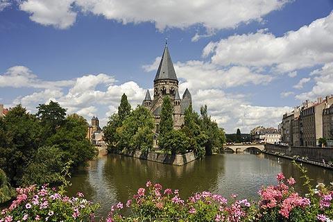 Join an excursion to Metz, a city with a rich history