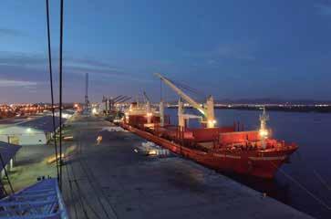 mx Florida International Terminal Terminal Marítima Mazatlán 1,108,959 tons Volume transferred 2015 164,546 TEUs N of Docks 6 (uso público)