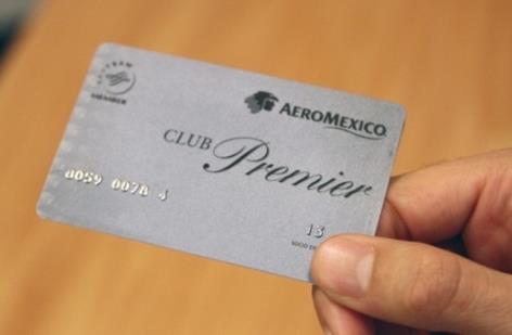INVESTING IN OUR FUTURE: DEVELOPING PARTNERSHIPS. Strategic alliances have contributed to Aeromexico s increased connectivity and premium product.