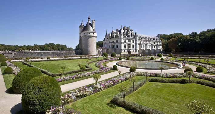 Escorted Tours Loire, Bordeaux and Dordogne (12 days) FTC EXCLUSIVE Itinerary Day 1 From Paris to the Loire Valley Transfer from Paris to the Loire Valley, arrive at Blois in the late morning and