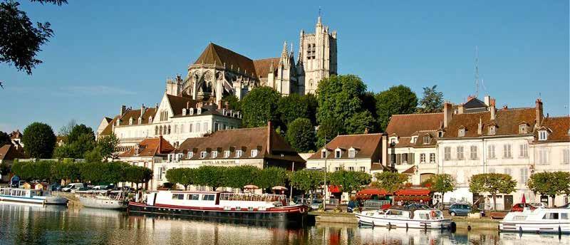 From April-October Capacity: 8 passengers - 4 cabins Transfer: Between Paris and L Art de Vivre Region: Gascony and Bordeaux Duration: 7-day 6-night.