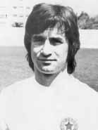 Rodio se u njemačkom koncentracijskom logoru Zwieselu. Karijeru nogometaša započeo je 1961. godine u Radničkom iz Niša, a 1967. dolazi u Hajduk.