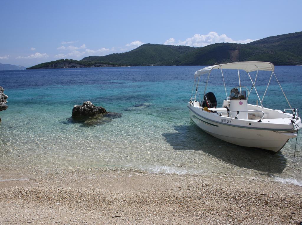 Discover untouched Beaches on Lefkas If you are looking for a luxury home, the real Greece, peace and tranquillity but close enough to the hustle and bustle of a busy