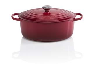 33CM SIGNATURE OVAL CASSEROLE R4575 NEW OMBRE CAST IRON Le Creuset introduces a limited, special-edition range of Cast Iron exclusively for Valentine s, inspired by the Ombré colour trend seen