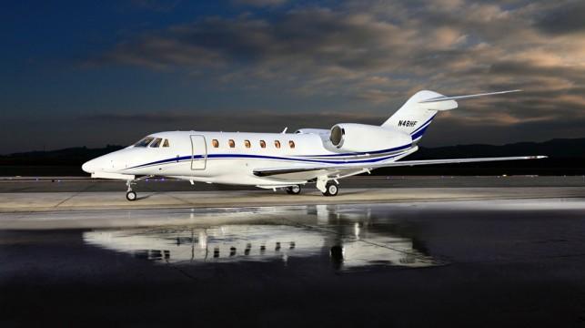 INCREDIBLE VALUE: $5,495,000 Still the Fastest Business Jet in the Sky Very Late Vintage: 2003 Model Engines on RRCC / AuxAdvantage Fresh