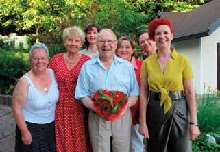 DRUŠTVENE NOVICE 43 ZA Osebni jubilej Ivana Rebernika V gorenjski podružnici je ob koncu poletja naš dolgoletni član Ivan Rebernik praznoval svoj osebni jubilej, 80-letnico.