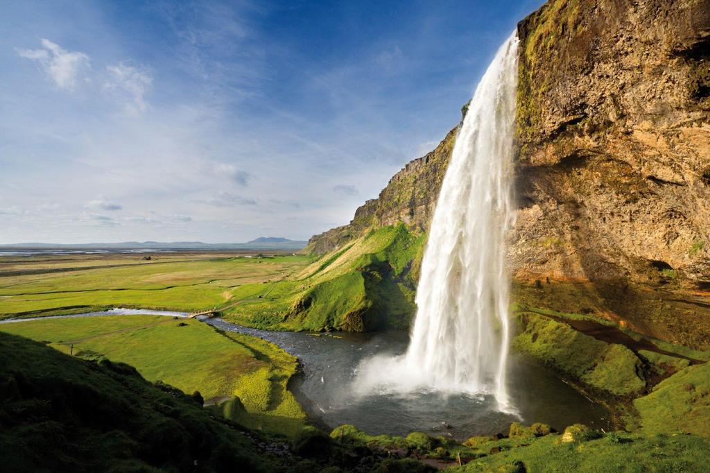 ICELAND & RUSSIA Fully Escorted* Small Group Cruise & Tour Departing Perth 6 August 2019 CRANDON KEDDIE When it