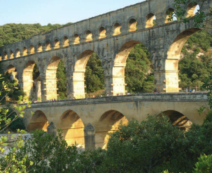 8 The Flavour DAY 1 Group welcome in Nîmes: Visit to the Arena, the best preserved amphitheatre from the Roman world. Visit to the Maison Carrée, the Gallo-Roman town's main temple.