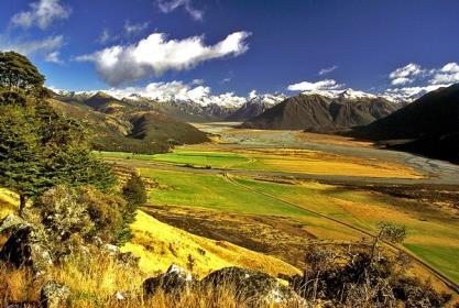 Enroute we recommend you make the following stop: Murchison: Here you may wish to visit Buller Gorge Swing Bridge, the largest swing bridge in New Zealand, or enjoy short