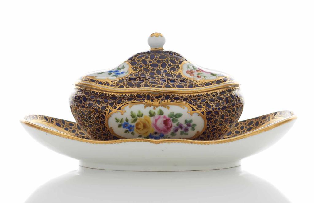 A Sèvres Soft-Paste Porcelain Sugar Bowl 1761 sucrier de Monsieur Le Premier, bleu