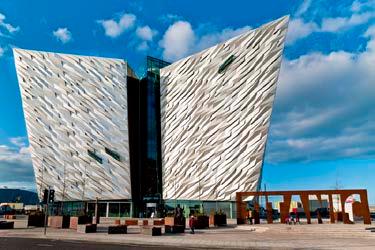 Upon arrival in Belfast, we will take a panoramic sightseeing tour of the city to take in all of its historic and fascinating areas including the City Centre, the Protestant neighborhood of Shankill