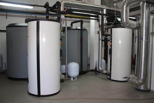 Priprema tople vode sastoji se od dva bojlera od 1000 lit.