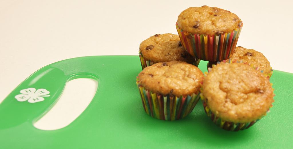 Flourless Peanut Butter Muffins Supplies: Food processor or blender Dry measuring cups Measuring spoons Spatula Muffin pan Muffin liners Ingredients: 1 cup old-fashion oats ¼ cup creamy peanut butter