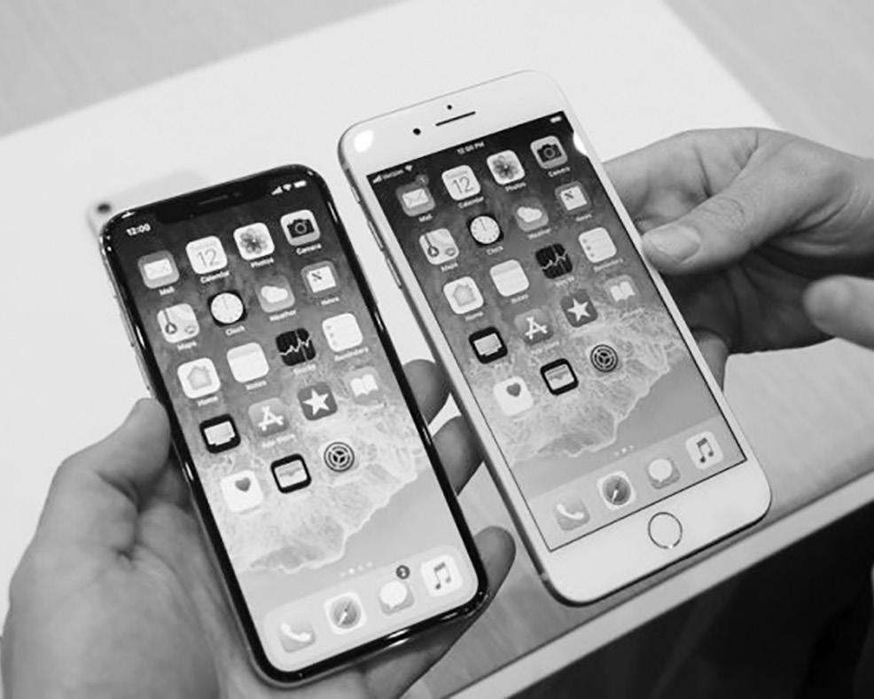 Kuo thotë se Apple do të mbajë ekranin prej 5.8 inç të iphone-it aktual X nuk jemi të sigurt për një emër ende; iphone X2 ose iphone XI, por shton se do të ketë një model më të madh me një ekran 6.