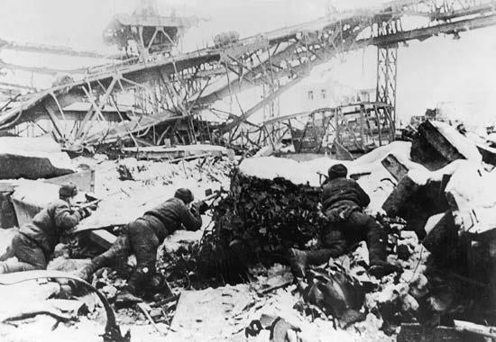 Battle of Stalingrad August 1942-February 1943 Largest and bloodiest battle in WWII with over a