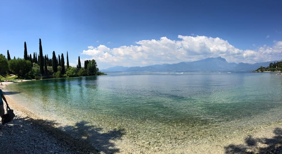 Prestige Full Day LAKE GARDA Tour (8 h) Arrive at our meeting point in the city centre of Verona to enjoy this enchanting all day journey of Lake Garda.