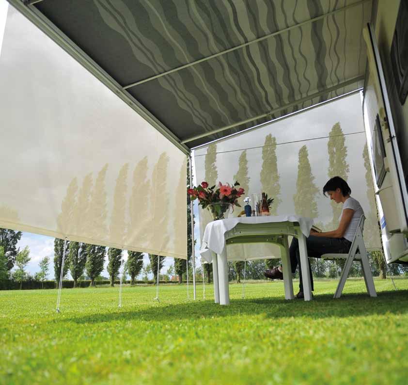 SUN PROTECTOR FRONT SUN PROTECTOR side SUN & rain PROTECTOR The PROSTOR SUN PROTECTOR is a see-through, light transparent screen fabric in cream colour, which keeps the heat out.