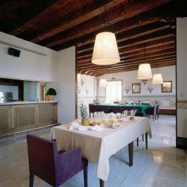 Enjoy the finest Galician cuisine in a unique spot with views of the castle keep and the city