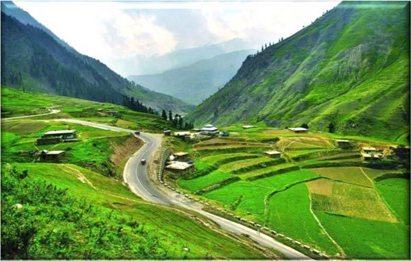 You can use public transport that runs on regular basis to reach Naran, although it becomes difficult to approach Naran in