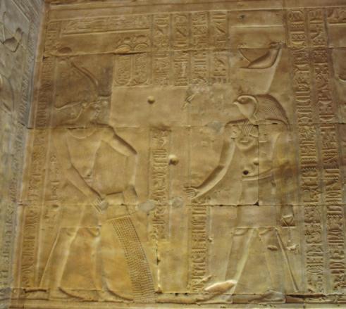 Tomorad 2006). Slika 6. Scena pročišćenja faraona. Hram Sobeka u Kom Ombu (Fotografija: M.