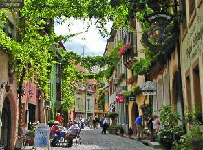 The River Lauch winds its way through the centre, known as the Little Venice district. Your afternoon will be spent on the Route Alsace du Vin (Alsace Wine Road).