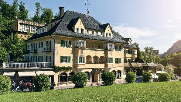 Hotel Muller, Hohenschwangau Y O U R H O T E L E X P E R I E N C E PARKHOTEL WEHRLE, TRIBERG 4 NIGHTS Situated in downtown Triberg, the 4-star Park Hotel Wehrle is one of Germany s oldest operating
