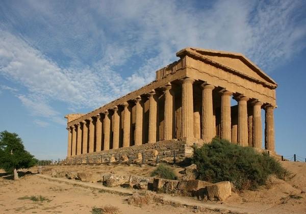 Valle dei templi, Agrigento There are seven UNESCO World Heritage Sites on Sicily.