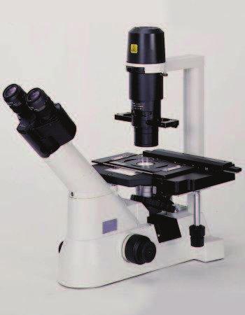 Slika 9: Invertni mikroskop (Biomedikal 2006) Presevni (transmisijski) elektronski mikroskop Namenjen je predvsem proučevanju ultrastrukture celice, ker ima veliko večjo ločljivost od svetlobnega