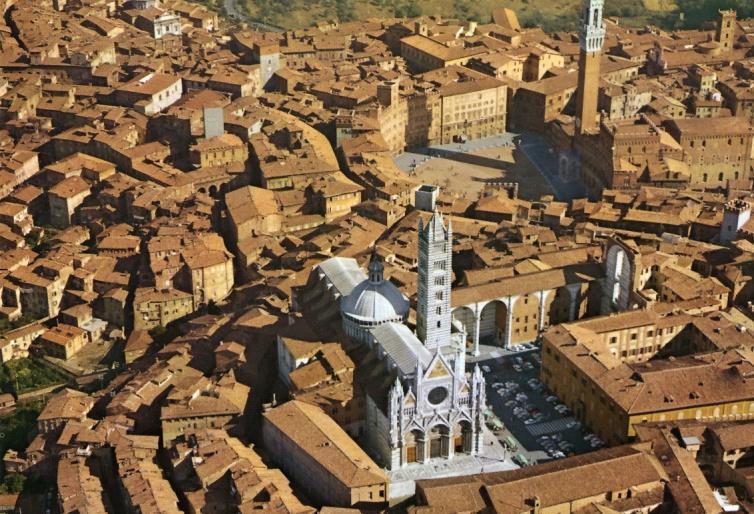 VIP Small Group TUSCANY GRAND TOUR Best of SIENA, SAN GIMIGNANO, PISA, CHIANTI, PISA and LUCCA ( 12 h ) A magnificent journey exploring marvellous towns such as Siena and San Gimignano, gazing in awe