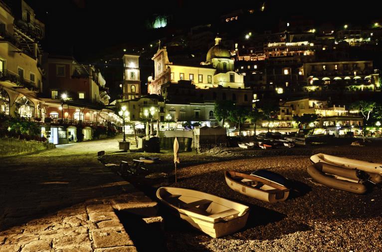 Small Group POSITANO by NIGHT with DINNER (6 h) SMALL GROUP TOUR - Max 24 Pax Pick-up from the Hotel and transfer by mini-bus to Positano.