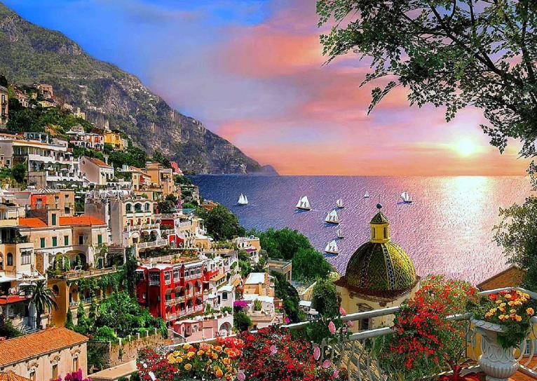 VIP Small Group Discover POSITANO and AMALFI (8 h) The best way to experience the exceptional beauty of the Amalfi Coast is by boat, enjoying a unique vision of the nature and the beautiful