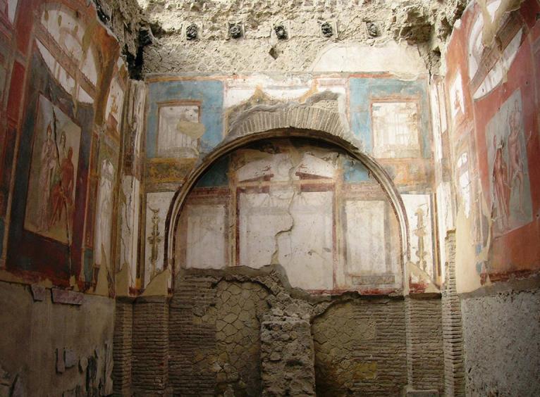 Full Day Tour HERCULANEUM & VESUVIUS (8 h) **FREE SALE** The itinerary is that of the Herculaneum Half Day Tour, however after the visit we will move to Mount Vesuvius dominating the Bay of Naples.