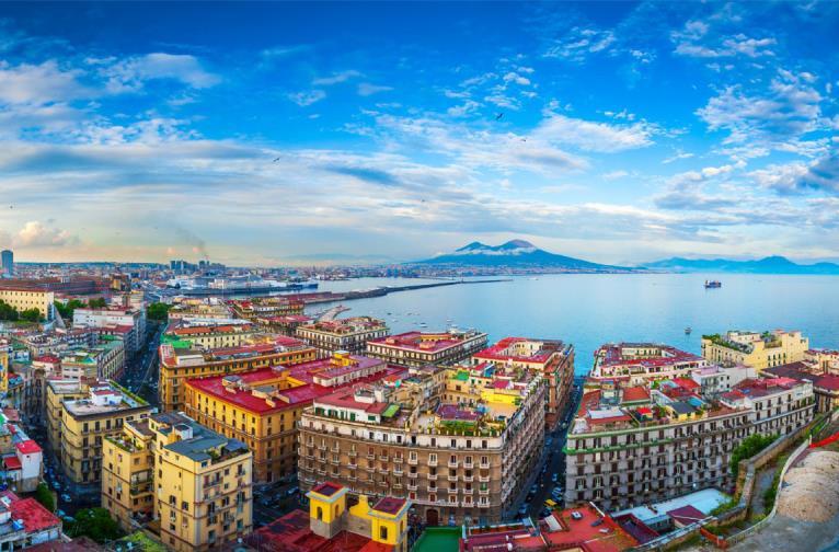 Small Group TREASURES and FLAVOURS of NAPLES (8 h) **FREE SALE** Enjoy a full-day walking tour in Naples, departing from Sorrento, and explore the mysteries of this fascinating and legendary city.