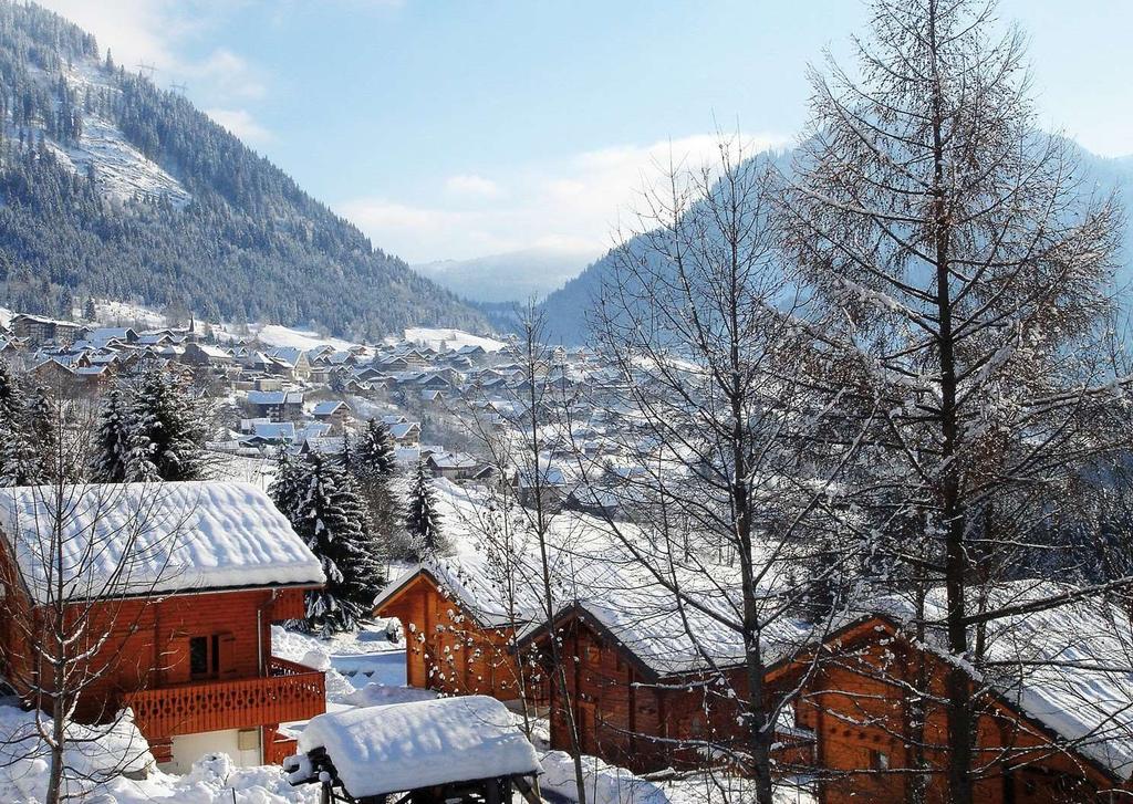 A timeless place Lying between Lake Geneva and the Mont Blanc massif, at the heart of the Abondance valley, Châtel is a traditional village that has succeeded in retaining its authentic character