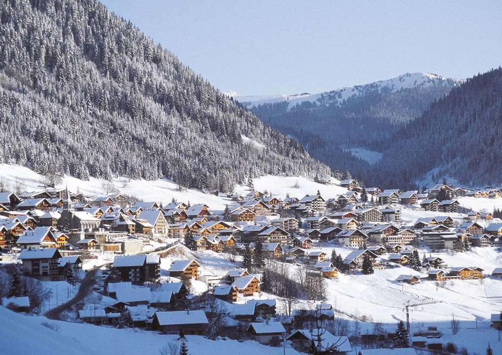 Why invest in Châtel Over the past year or so, more and more international buyers are looking towards Châtel for both second home and investment opportunities.